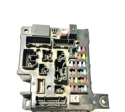 Mitsubishi Lancer Evolution Fuse module 8637A477