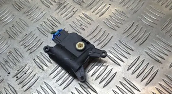 Skoda Octavia Mk2 (1Z) A/C air flow flap actuator/motor 0132801342