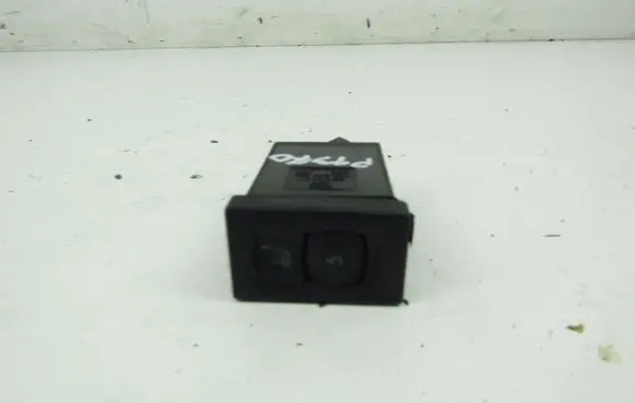 Volkswagen PASSAT B5.5 Seat heating switch 