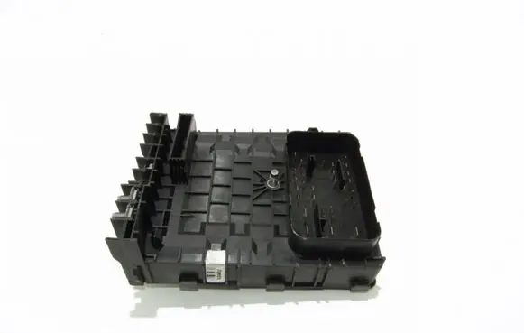 Volkswagen Golf V Fuse module 1K0937125