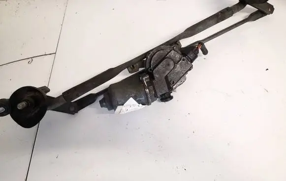 Lexus IS 220D-250-350 Front wiper linkage and motor