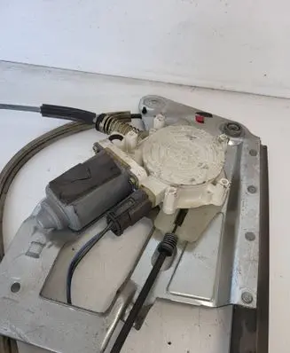 BMW 5 E39 Front door window regulator with motor 8252392