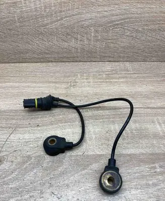 BMW 5 E34 Detonation knock sensor 1247993 261231112