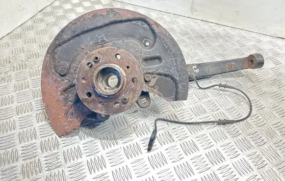 Front wheel hub