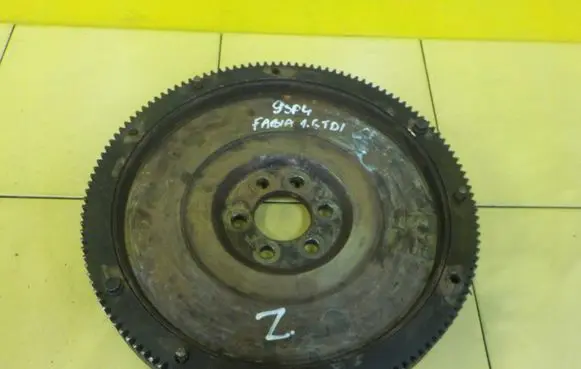 Skoda Fabia Mk2 (5J) Flywheel 037108273G