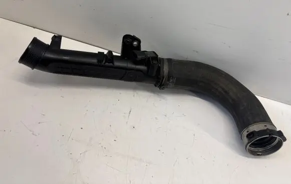 Volvo V40 Intercooler hose/pipe 31422153