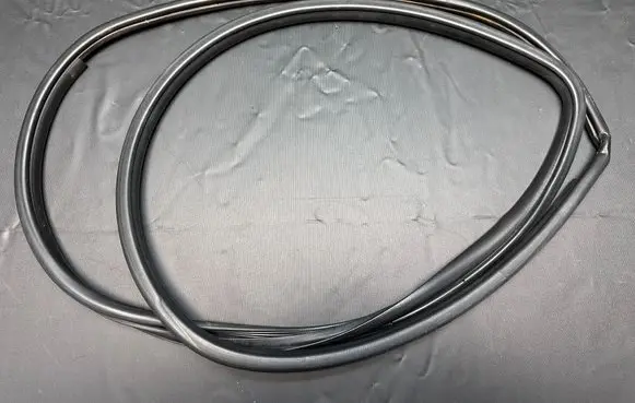 Toyota Hilux (AN120, AN130) Front door rubber seal 744420