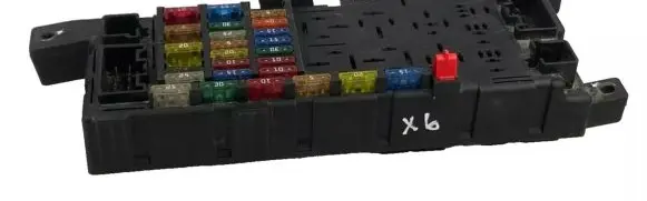 Volvo S80 Fuse module 8678449 518823017
