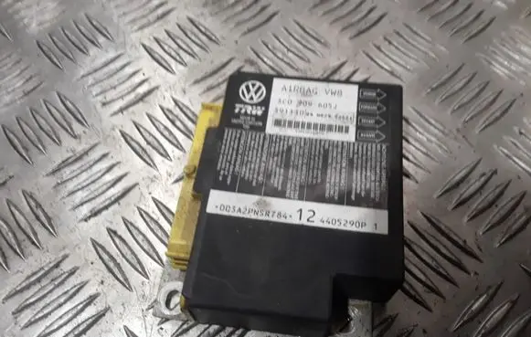 Volkswagen PASSAT B6 Airbag control unit/module 3C0909605J
