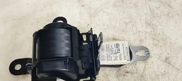 Hyundai ix35 Middle seatbelt (rear) 898502Y200