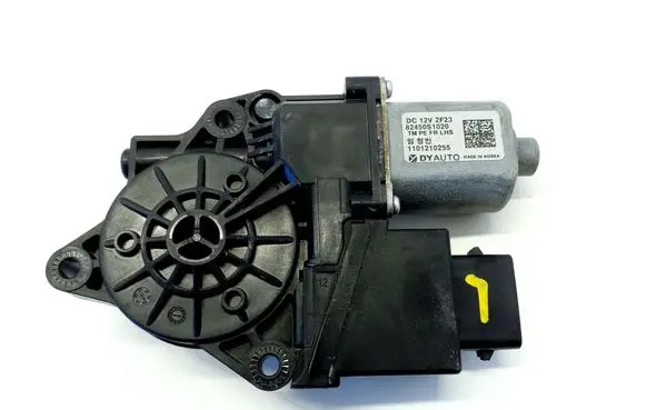 Hyundai Santa Fe Front door window regulator motor 82450S1020