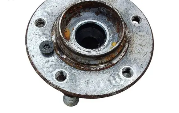 BMW X1 E84 Front wheel hub 6789508 025839