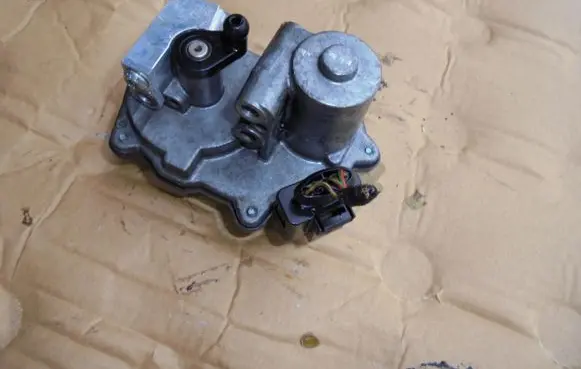 Skoda Superb B6 (3T) Intake manifold valve actuator/motor 03L129086
