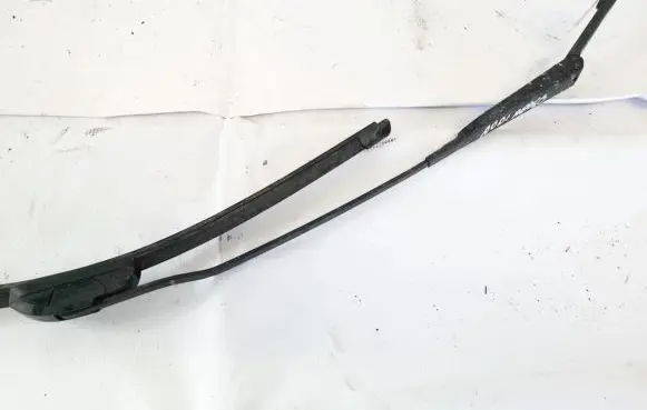 Audi A4 S4 B5 8D Front wiper blade arm 8d1955408a