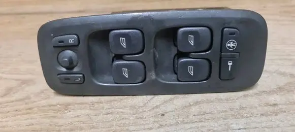 Volvo S60 Electric window control switch 8682949