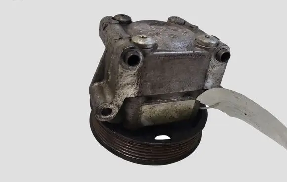 Ford Focus C-MAX Power steering pump 4M513A696AD