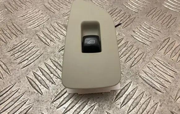 Volvo XC90 Electric window control switch 31376458