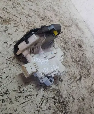 Audi A4 S4 B7 8E 8H Front door lock