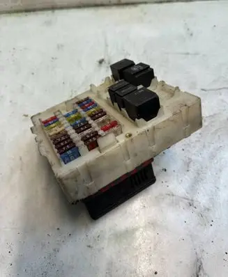 Ford Focus Fuse module 98AG14A073CE