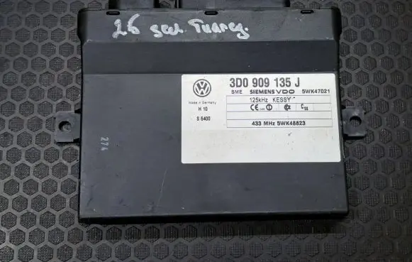 Volkswagen Touareg I Keyless (KESSY) go control unit/module 3D0909135J