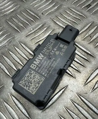 BMW X7 G07 Aerial antenna amplifier 5A81725 201210115 PLV0152363
