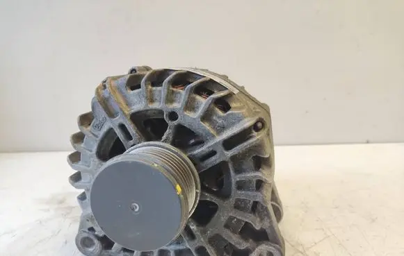 Peugeot 308 SW Generator/alternator A621087A TG15S205
