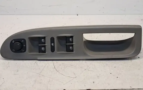 Volkswagen PASSAT B6 Electric window control switch 3C1867171B
