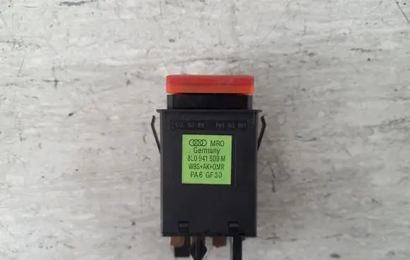 Audi A3 S3 8L Hazard light switch 8LO941509M