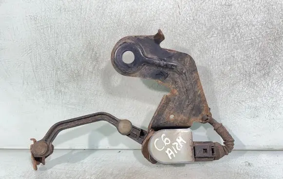Headlight/headlamp level sensor
