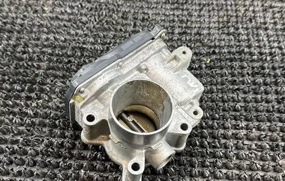 Renault Twingo II Throttle valve 8200568712D