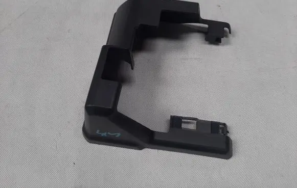 Audi Q7 4M Air filter box cover 4M0883689A