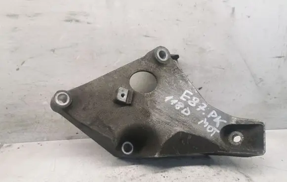 BMW 1 E81 E87 Engine mounting bracket 2211677504101