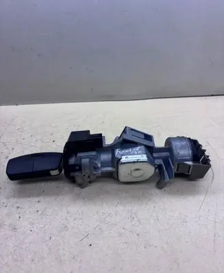 Ford Focus Ignition lock D7520013OY 6E5T15607BA 3M513F880AD