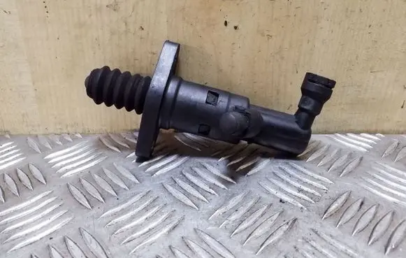 Volkswagen PASSAT B8 Clutch slave cylinder 5Q0721261C
