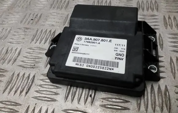 Volkswagen PASSAT B7 Hand brake control module 3AA907801E