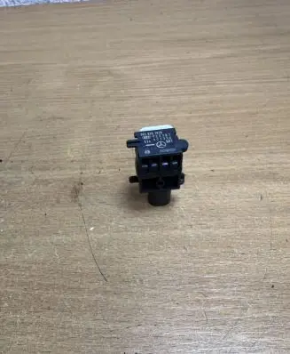 Mercedes-Benz ML W164 Airbag deployment crash/impact sensor 0038202826 F1780
