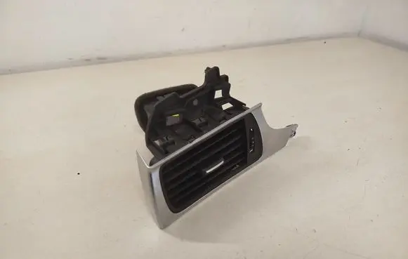 Audi A6 S6 C7 4G Dashboard side air vent grill/cover trim 4G1820901