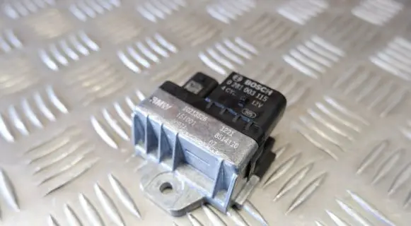 BMW X1 F48 F49 Glow plug pre-heat relay 6847525 8514120