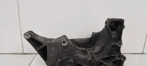 BMW 5 F10 F11 Generator/alternator bracket 7802639 3001485