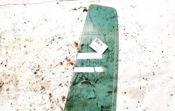 Opel Zafira A Rear vent window glass 