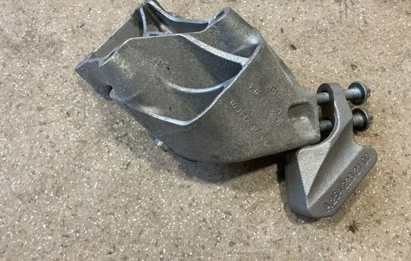 Mercedes-Benz E W214 Engine mounting bracket A6542234700 A2542232100