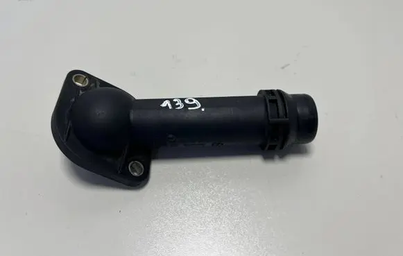 Volkswagen PASSAT B5.5 Engine coolant pipe/hose 038121121B 06B121121