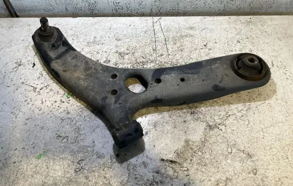 KIA Rio Front lower control arm/wishbone