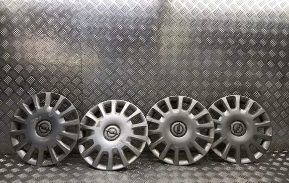 Opel Corsa D R14 wheel hub/cap/trim 13211852