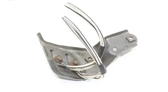Toyota Avensis T270 Fender mounting bracket
