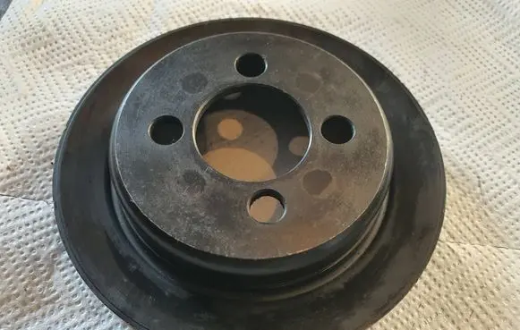 Volkswagen PASSAT B3 Crankshaft pulley 026105255D