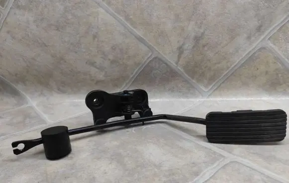 KIA Ceed Accelerator throttle pedal 327002H100