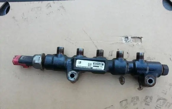 Ford Focus Fuel main line pipe