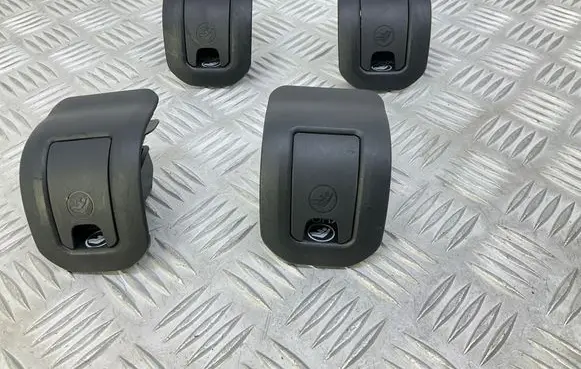 Audi Q3 8U ISOFIX cover 8U0887233B 8U0887187