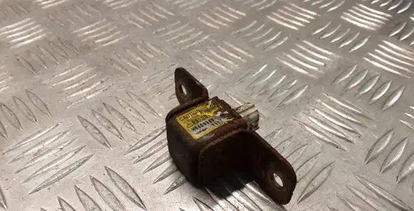 Mitsubishi Pajero Airbag deployment crash/impact sensor MR409363